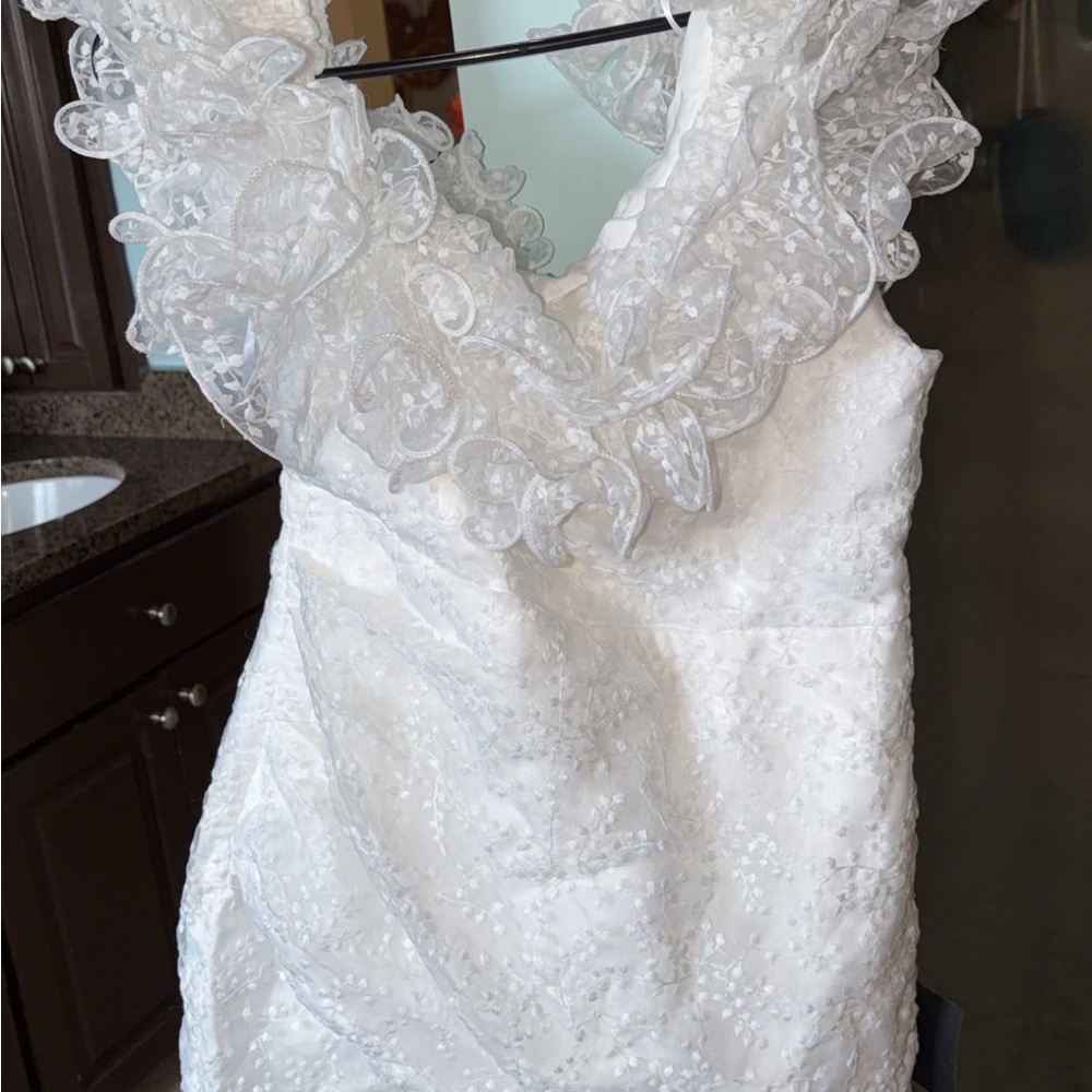 Lulus NWT Elegant White Lace Dress SIZE LARGE